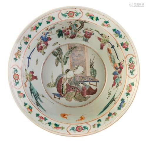 A large Chinese famille rose charger, decorated with