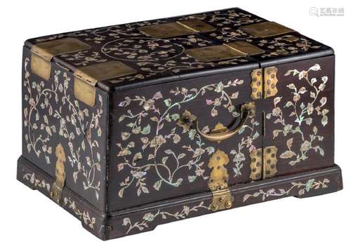 A rare Chinese vanity case made of Asian exotic