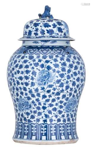 A large Chinese blue and white Kangxi vase and cover,