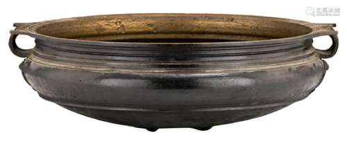 A South Indian patinated bronze vessel, H 17 - Ã¸ 52 cm