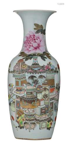 A Chinese famille rose vase, decorated with antiquities