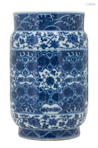 A Chinese blue and white floral decorated cylindrical