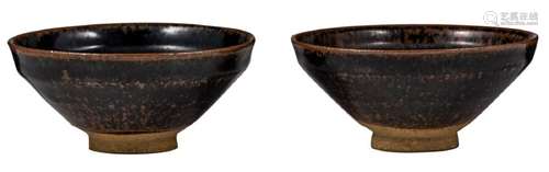 Two Chinese tenmoku Song type tea bowls, H 5 - Ã¸ 11 cm