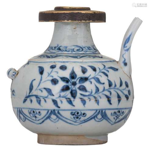 A Chinese blue and white decorated porcelain ewer