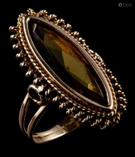 An 18ct gold so 'marquise' ring set with a zitrine,