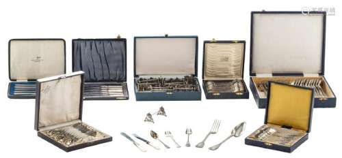 Lot of various silver cutlery in its original boxes,