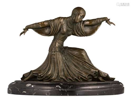 Chiparus D.H., a Thai dancer, bronze on a marble base,