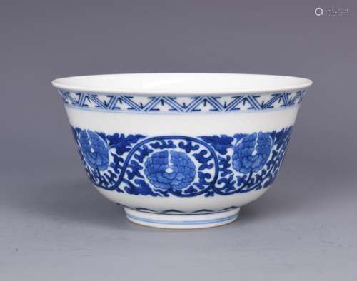 A BLUE AND WHITE 'FLORAL'  BOWL