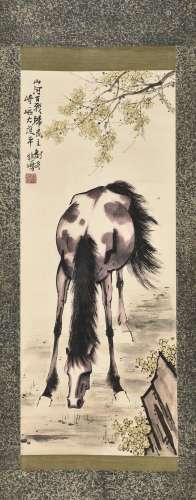 A CHINESE SCROLL PAINTING OF HORSE