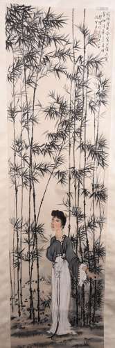 A CHINESE SCROLL PAINTING OF LADY