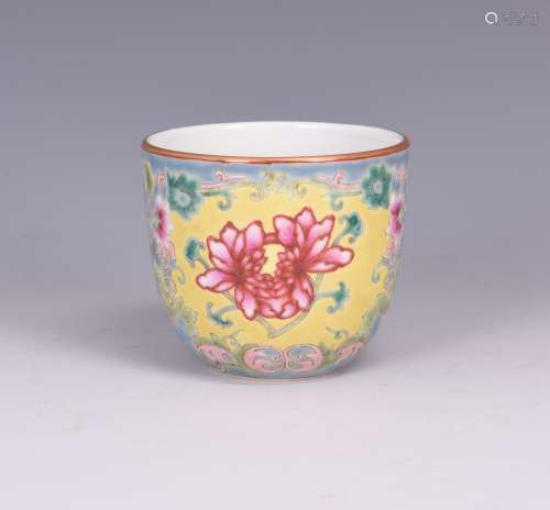 A FAMILLE ROSE 'FLORAL' CUP