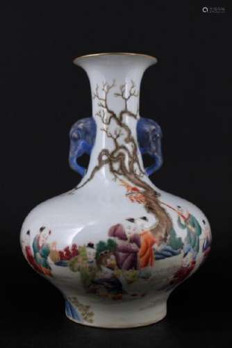 Chinese Qing Porcelalin Famille Rose Vase