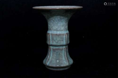 Chinese Song Porcelain Crackle Vase