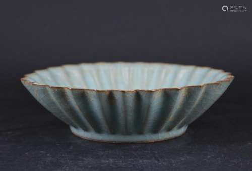 Chinese Song Porcelain Guanyao Bowl