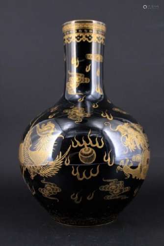 Chinese Qing Porcelain Black Glaze Gold Gilt Vase