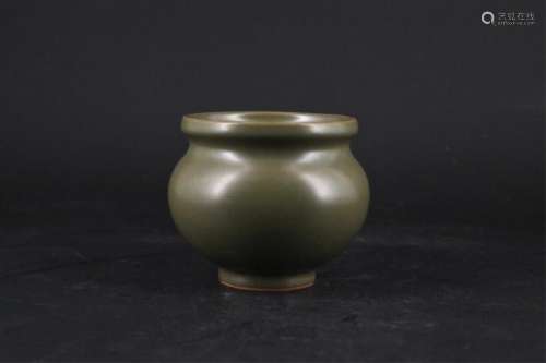 Chinese Qing Porcelain Green Glaze Pot
