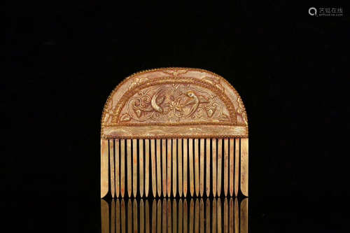 A TANG DYNASTY STYLE GOLD COMB