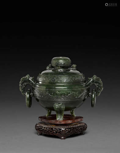 A carved spinach jade censer and cover