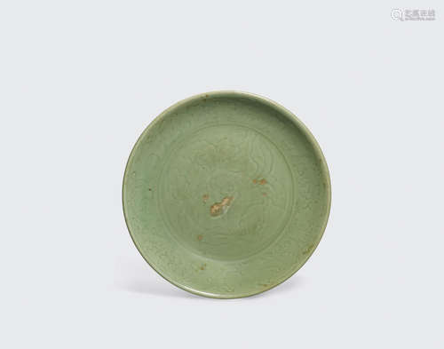 Ming dynasty, 15th century A large longquan celadon charger