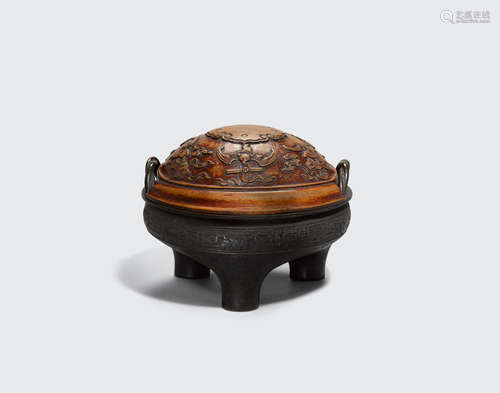 17th/18th century A cast bronze censer with rope handles