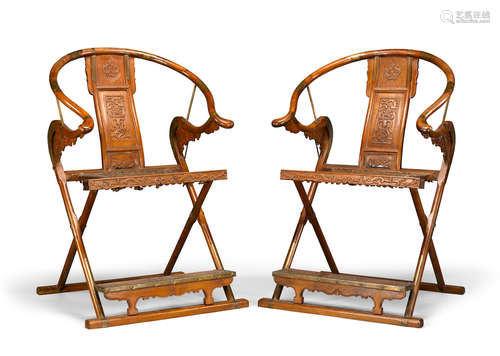 20th century A pair of huanghuali folding chairs