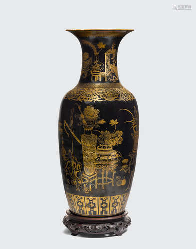 Late Qing/Republic period A mirror black and gilt-decorated baluster vase