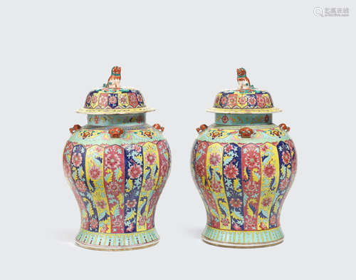 19th century A PAIR OF FAMILLE ROSE BALUSTER JARS AND COVERS