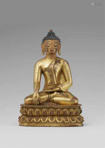 Buddha Shakyamuni/Vajrasana. Feuervergoldete Bronze. Tibet. 17. Jh.Auf einem feinblättrigen