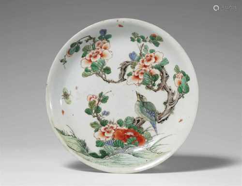 Famille verte-Schale. Kangxi-Periode (1662-1722)Schale von saucer-Form, dekoriert in den Farben