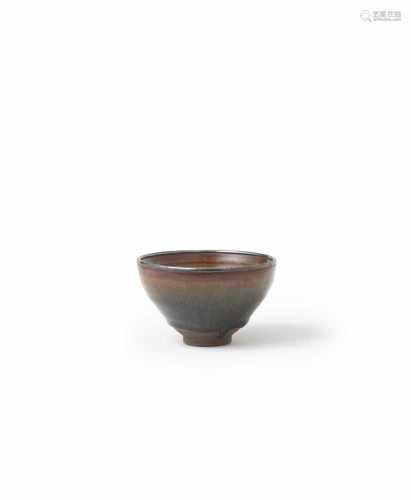 Teeschale mit Hasenfellglasur. Jianyao. Südliche Song-Zeit (1127-1279)Konische Schale auf