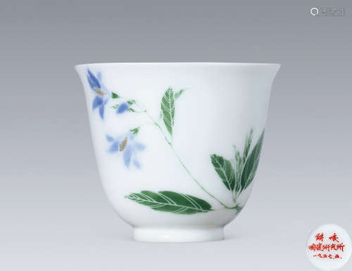 1957年作 釉下五彩《花卉》薄胎杯