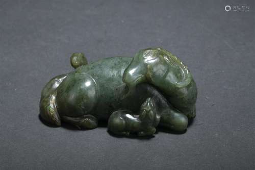 Groupe en jade vert épinard sculpté Chine, XIXe si...