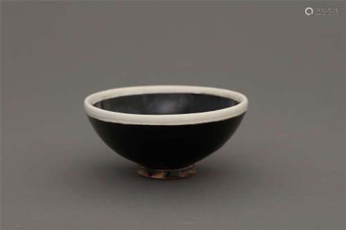 井陉窑黑釉碗