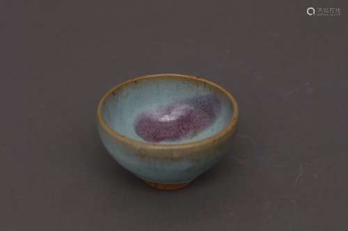 钧窑蓝釉紫斑碗