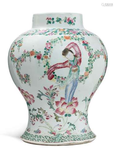 CHINE FIN XIXE SIÈCLE Vase balustre en porcelai...