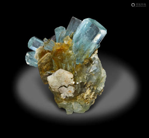 Aquamarine in Muscovite