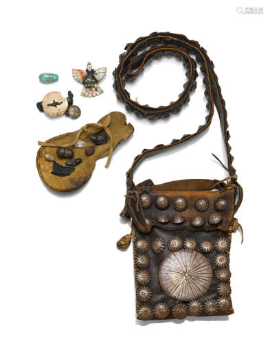 A Navajo man's pouch