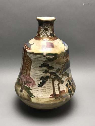 Vase piriforme en porcelaine de Satsuma. Marque à ...