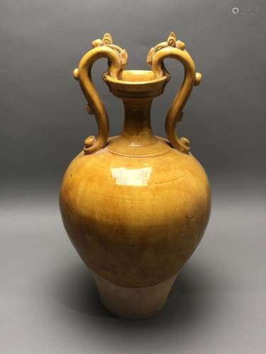 Vase amphore à deux anses en forme de dragons en t...