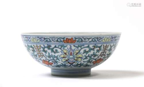 CHINE, XVIIIe siècleBol en porcelaine ‘Doucai’ ...