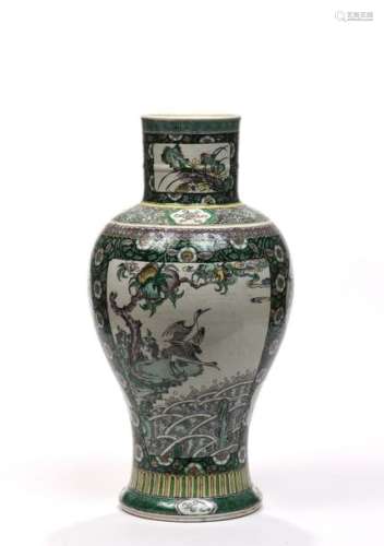CHINE, fin XIXe siècleVase balustre en porcelai...