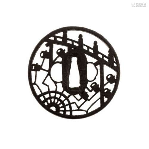 JAPON, XIXe siècleTsuba circulaire en fer ajour...