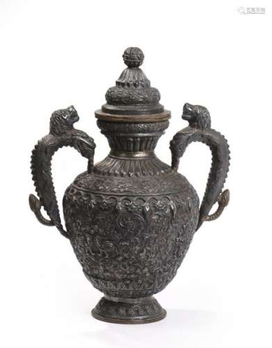 INDE, XIXe siècleImportant vase balustre couver...