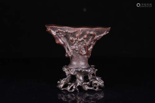 17-19TH CENTURY, A PLUM FLOWER DESIGN OLD AGILAWOOD CUP WITH ROSEWOOD BASE, QING DYNASTY