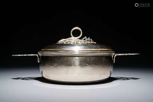 A silver porringer and cover, Petrus de Thieu, Bruges, 1774