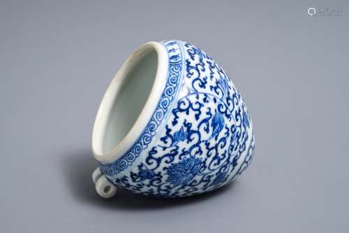 A Chinese blue and white Xuande-inscribed birdfeeder, Kangxi