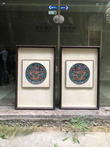 A PAIR OF GUANGXU CIRCULAR EMBROIDERIES