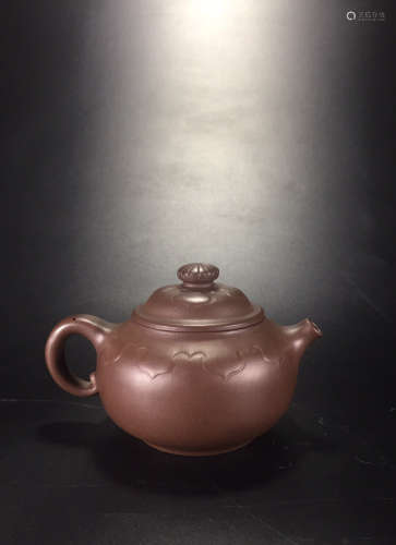 A FANYAQIN MARK PURPLE CLAY TEAPOT