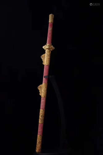 17TH-19TH CENTURY, A FLORAL PATTERN GILT TANG SWORD, QING DYNASTY