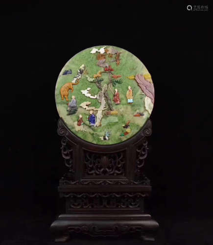 A GREEN JADE ROUND TABLE SCREEN